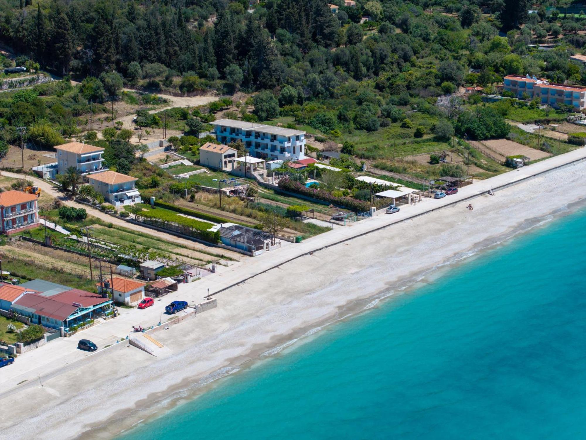 Aridas At The Beach Лурдата Екстер'єр фото